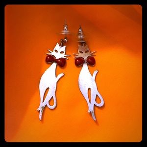 Cute kitty cat earrings, made in Japan